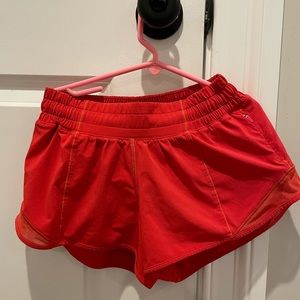 Size 2, 2.5 inch(reg) lululemon hottie hot shorts